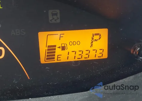 2011 Toyota Yaris z USA, uszkodzony, nr VIN JTDKT4K38B5332157